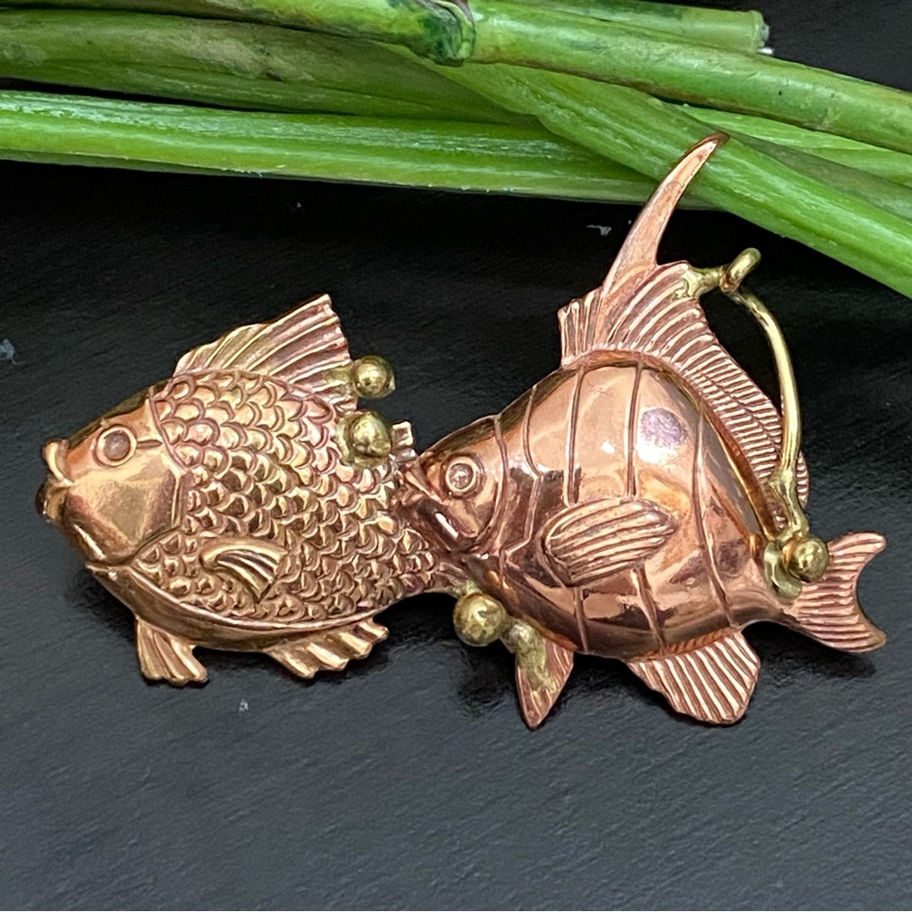 Unique Vintage Unsigned Fish Copper Hammered Broo… - image 1